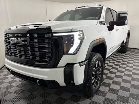 New 2026 GMC Sierra 2500 Denali Ultimate AWD/4WD image 3