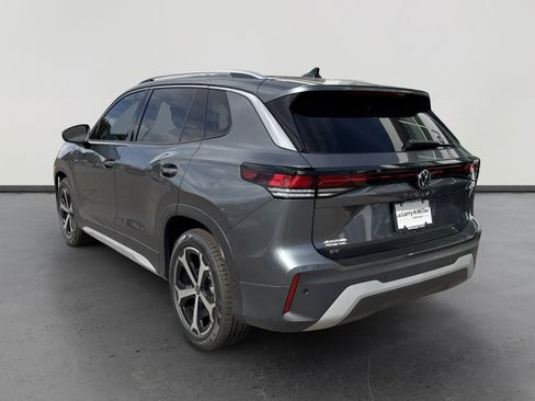 New 2026 Volkswagen Tiguan SE FWD image 4
