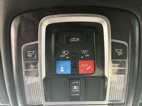 Used 2025 RAM 1500 Big Horn AWD/4WD image 6