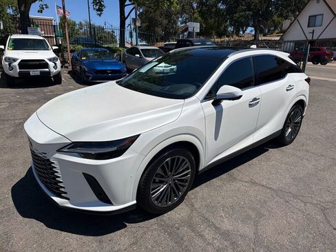 Used 2025 Lexus RX 450h AWD w/ Luxury Package image 15
