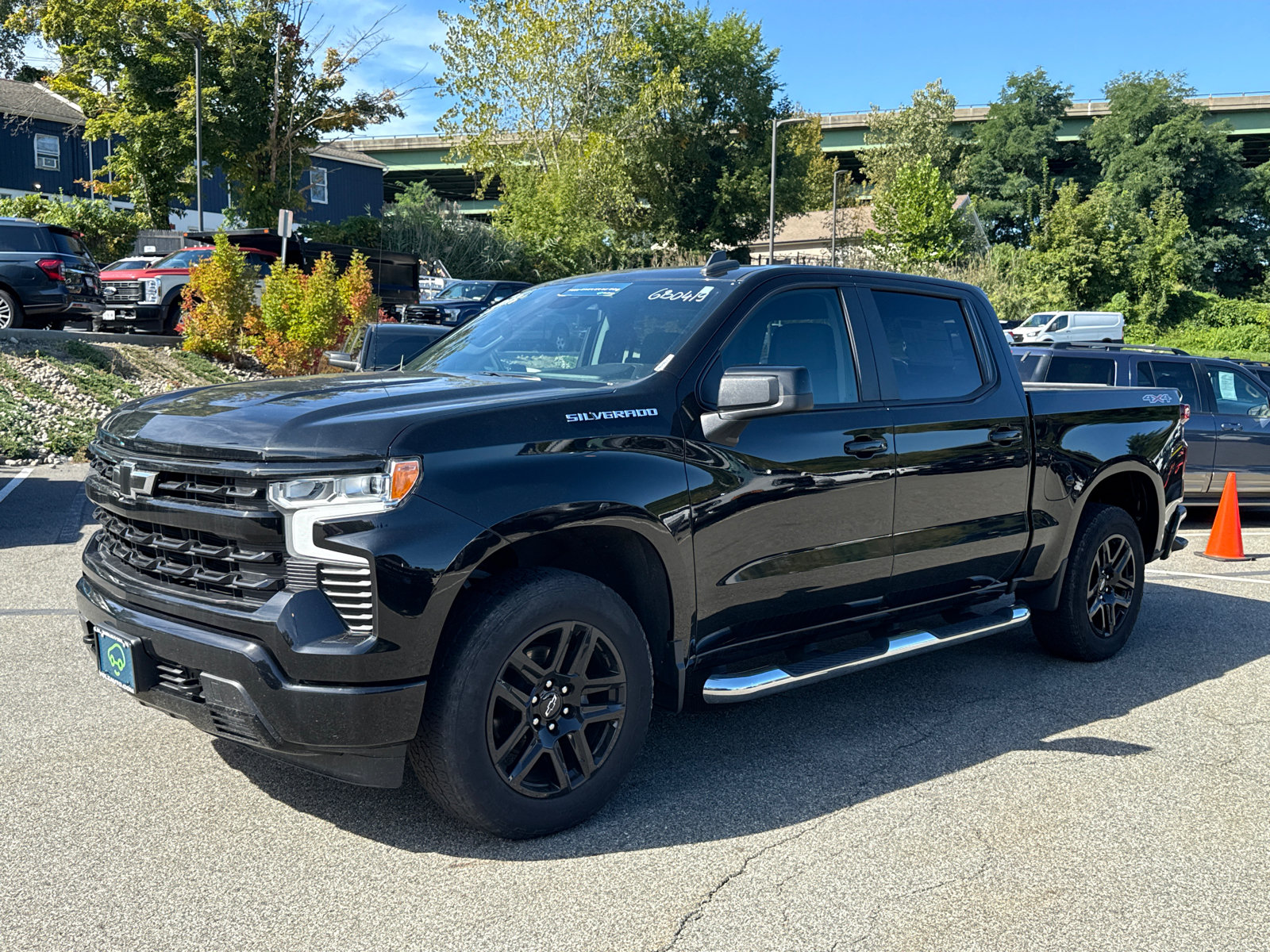 Used 2023 Chevrolet Silverado 1500 RST AWD/4WD image 3
