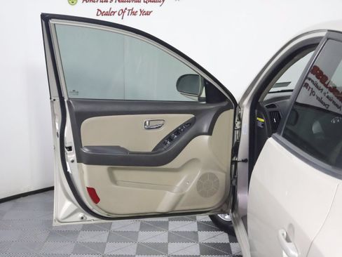 Used 2010 Hyundai Elantra GLS w/ Sunroof Pkg 3 FWD image 18