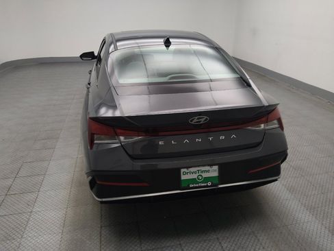 Used 2025 Hyundai Elantra SEL FWD image 6