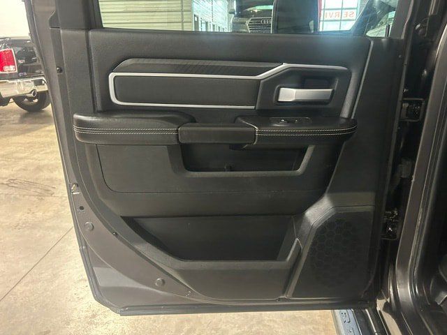 Certified 2025 RAM 2500 Big Horn AWD/4WD image 32