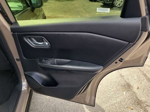 Used 2024 Nissan Rogue SV image 33