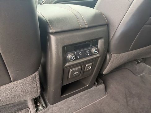 Used 2021 Chevrolet Traverse Premier w/ Redline Edition image 36