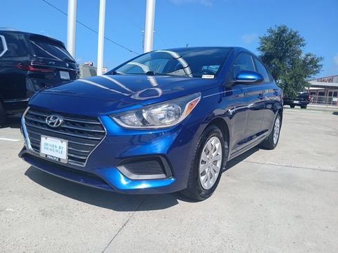 Used 2022 Hyundai Accent SE FWD image 3
