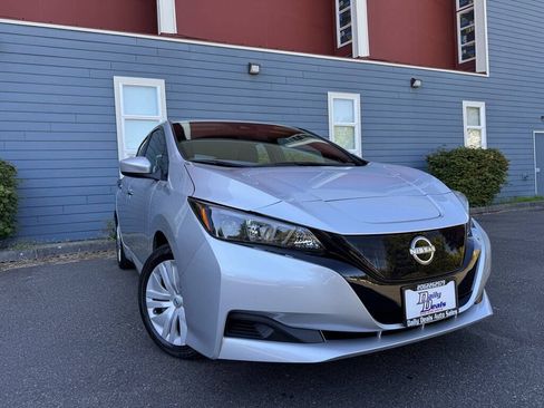 Used 2025 Nissan Leaf S FWD image 1