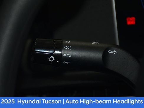 Used 2025 Hyundai Tucson SE AWD/4WD image 10