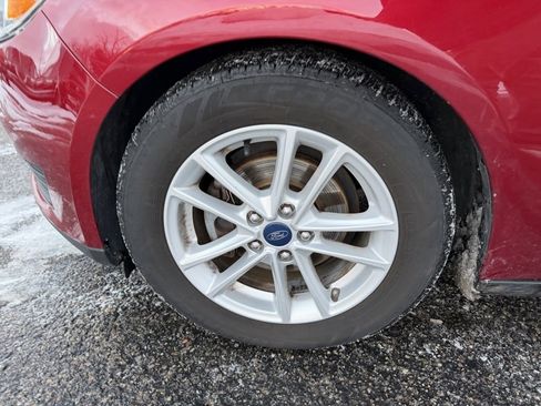 Used 2017 Ford Focus SE image 28