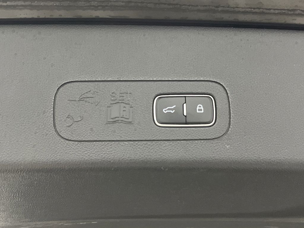 Used 2025 Lincoln Aviator Reserve AWD/4WD image 16