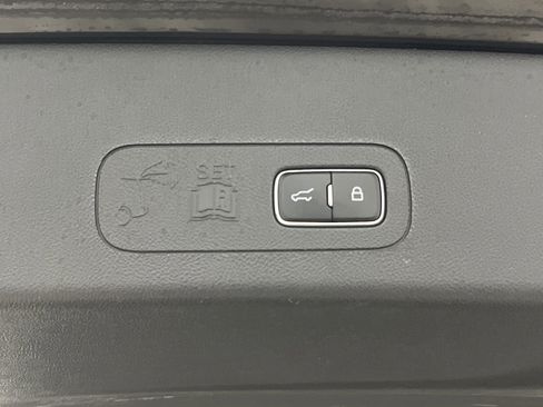 Used 2025 Lincoln Aviator Reserve AWD/4WD image 16
