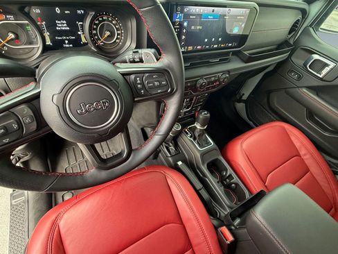 Used 2024 Jeep Wrangler Rubicon 392 image 4