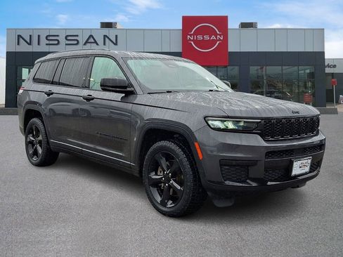 Used 2023 Jeep Grand Cherokee L Laredo image 1