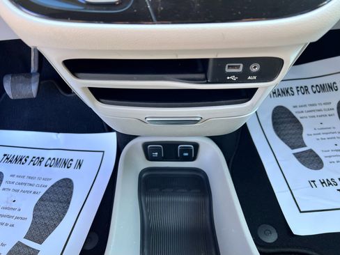 Used 2017 Chrysler Pacifica Touring Plus w/ Tire & Wheel Group image 18