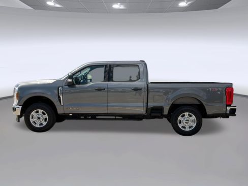 Used 2025 Ford F250 XLT AWD/4WD image 2