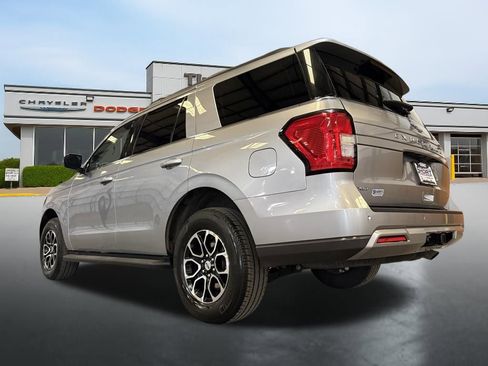 Used 2024 Ford Expedition XLT AWD/4WD image 11
