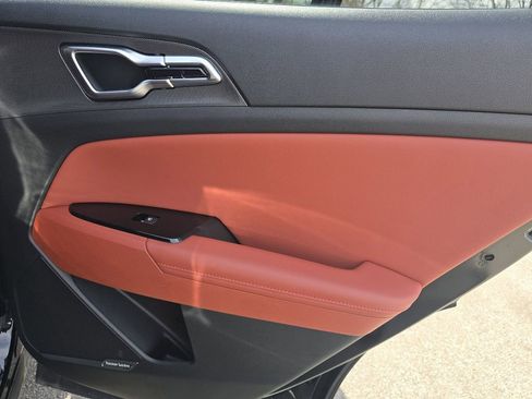 Used 2024 Kia Sportage SX image 24