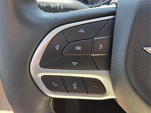 Certified 2024 Chrysler Pacifica Touring-L FWD image 32