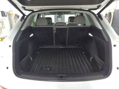 Used 2021 Audi Q5 2.0T Premium w/ Convenience Package image 17