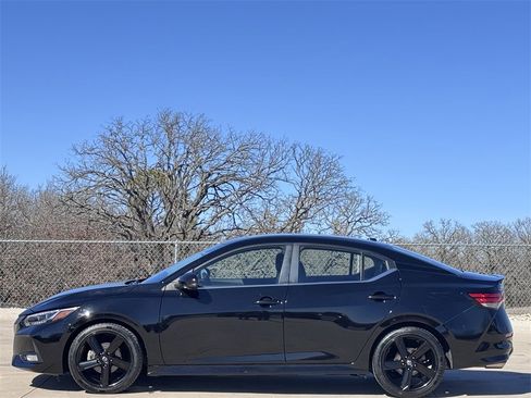 Used 2023 Nissan Sentra SR w/ SR Premium Package image 3