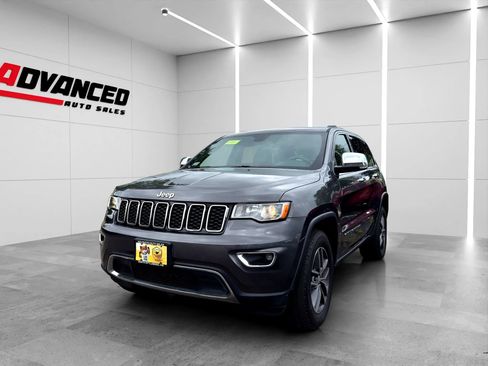 Used 2017 Jeep Grand Cherokee Limited AWD/4WD image 4