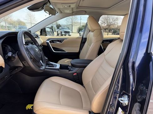 Certified 2025 Toyota RAV4 XLE Premium image 25
