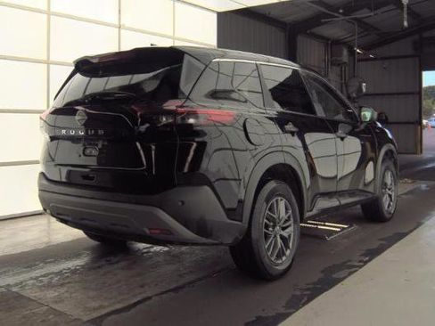 Used 2023 Nissan Rogue S image 3