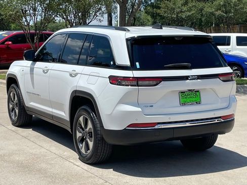 Used 2022 Jeep Grand Cherokee Limited 4xe w/ Luxury Tech Group II AWD/4WD image 4