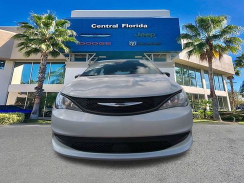 New 2026 Chrysler Voyager LX image 3