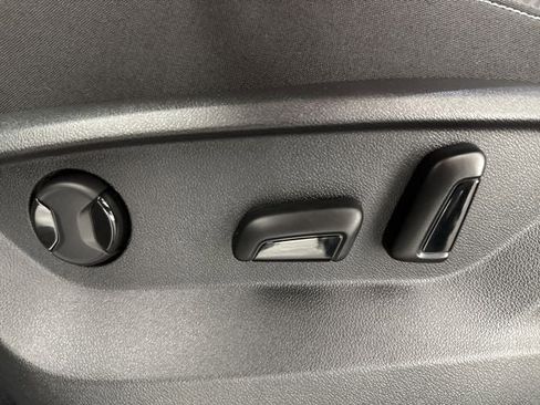 New 2026 Volkswagen Atlas Cross Sport SE image 16