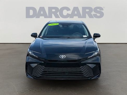 Used 2025 Toyota Camry LE image 2