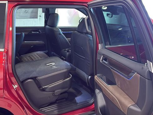 New 2026 GMC Acadia Denali Ultimate w/ LPO, Floor Liner Package AWD/4WD image 14