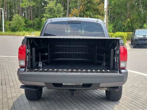 Used 2022 Toyota Tacoma SR5 RWD image 12