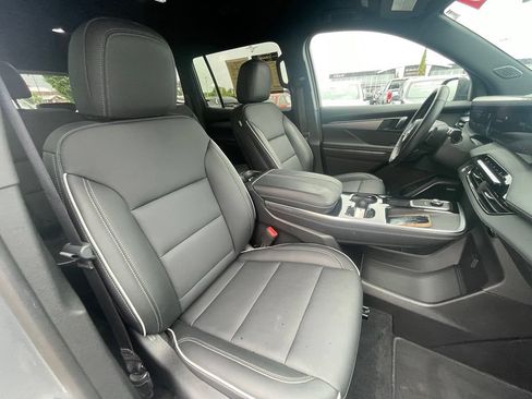 Used 2025 Buick Enclave Preferred w/ Power Package FWD image 27