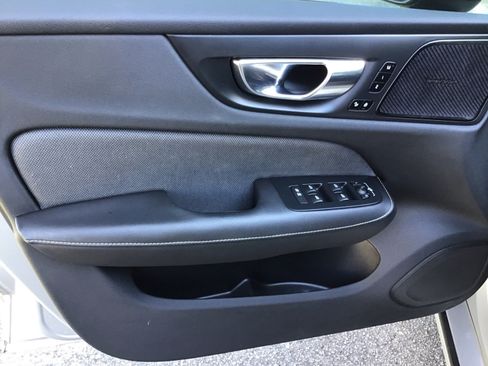 Used 2022 Volvo S60 B5 R-Design w/ Protection Package Premier image 14