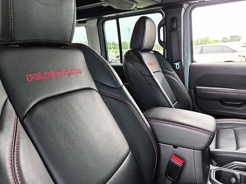 Used 2024 Jeep Wrangler Unlimited Rubicon AWD/4WD image 34