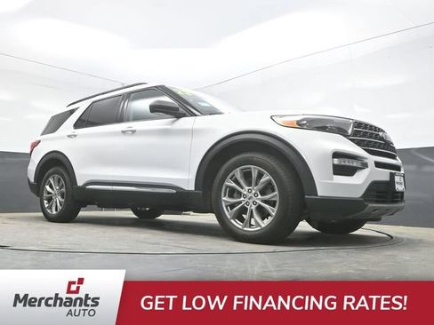 Used 2022 Ford Explorer XLT w/ Equipment Group 202A AWD/4WD image 29