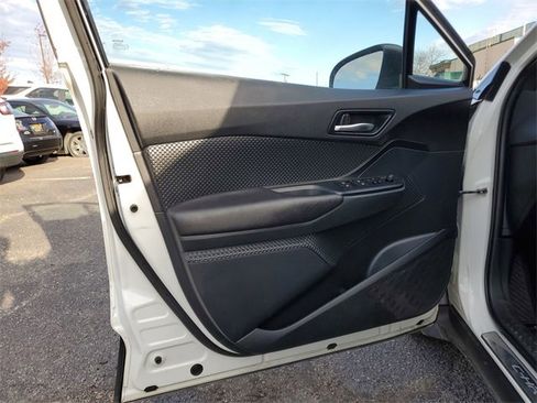 Used 2018 Toyota C-HR XLE image 22