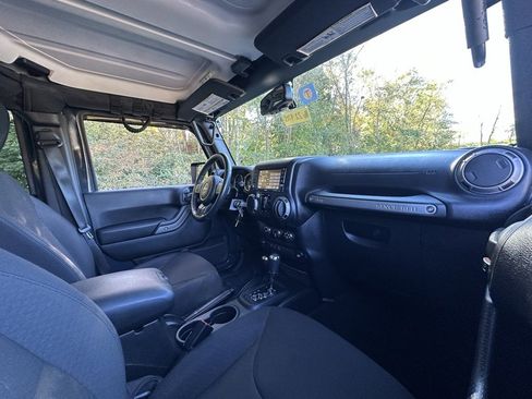 Used 2016 Jeep Wrangler Unlimited Sport w/ Quick Order Package 24S image 27