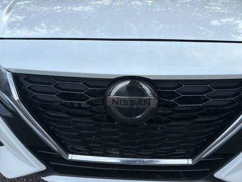 Used 2020 Nissan Sentra SV image 9