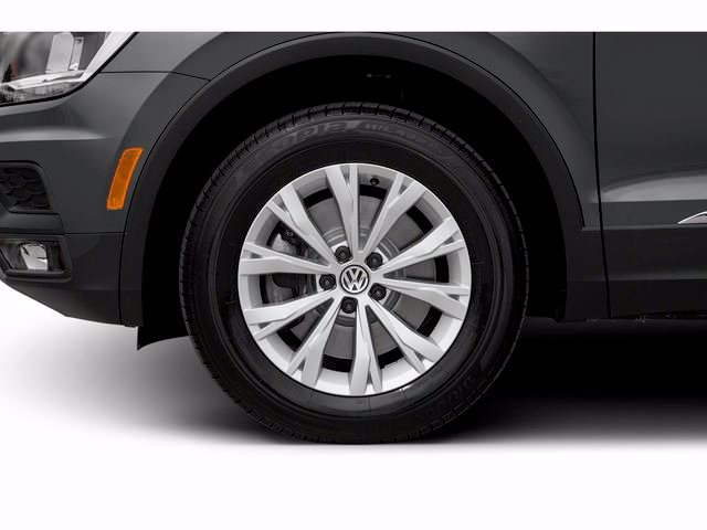 Used 2020 Volkswagen Tiguan SE w/ Panoramic Sunroof Package AWD/4WD image 34
