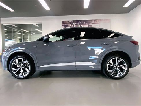 Used 2023 Audi Q4 e-tron Premium w/ Convenience Package image 3