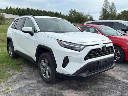 Used 2022 Toyota RAV4 XLE w/ Carpet Mat Package (TMS) AWD/4WD image 2