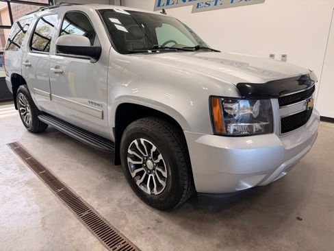 Used 2012 Chevrolet Tahoe LT w/ Luxury Package AWD/4WD image 2