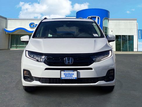 New 2026 Honda Odyssey Touring image 2