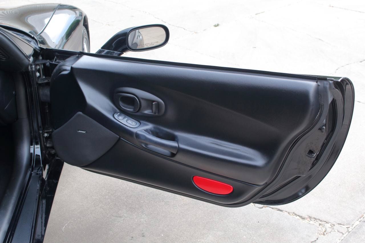 Used 2002 Chevrolet Corvette Convertible w/ Preferred Equipment Group2 RWD image 43