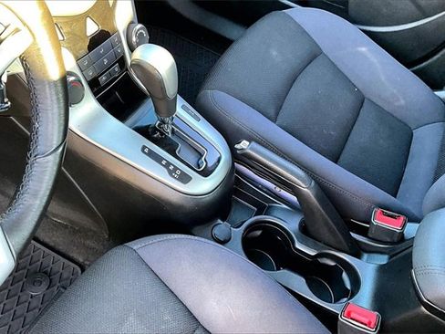 Used 2014 Chevrolet Cruze LT image 17