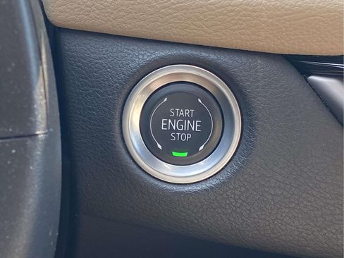 Used 2025 Cadillac XT4 Premium Luxury FWD image 22