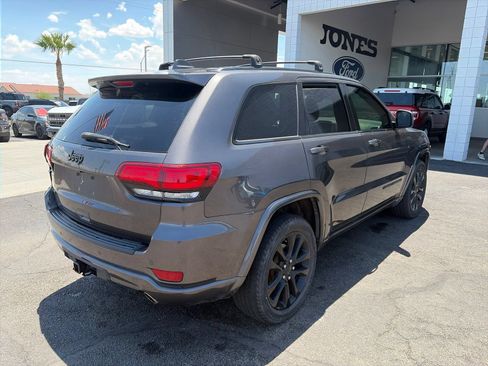 Used 2020 Jeep Grand Cherokee Altitude AWD/4WD image 5